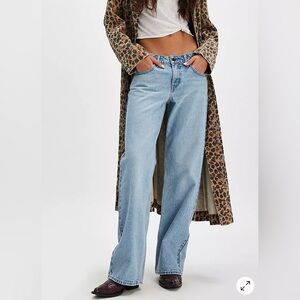 Levi’s Low Loose Women’s Jeans—Light Wash